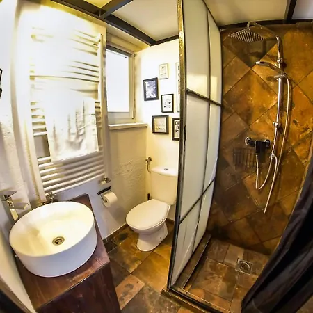 Rustic Flat With Perfect Location アパート